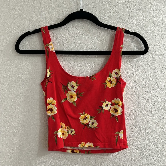 Forever 21 Red Floral Crop Top - Picture 2 of 2